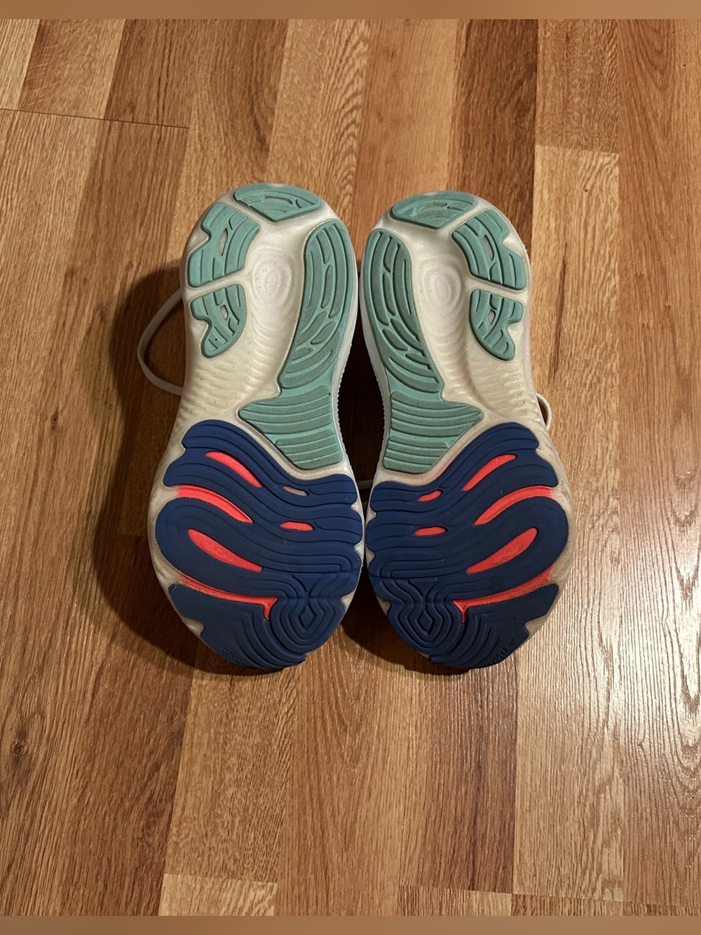 Brooks White Running Sneakers Size 9 - Picture 3 of 5